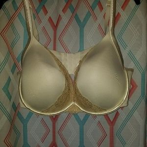 White and tan push up plunge bea